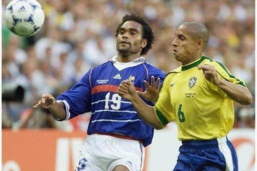 Lors de la finale de ce Mondial, c'est lui qui pousse Roberto Carlos à sortir le ballon en corner pour le premier but français.