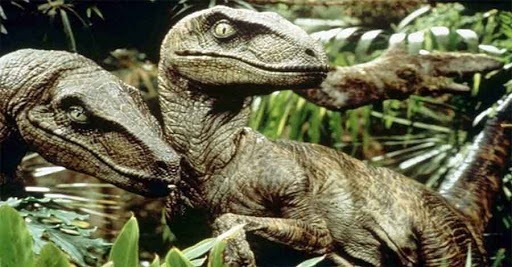 "Voleur rapide" très connu, grand rôle dans les films "Jurassic Park", intelligent, rapide, sournois avec des moyens de communication sophistiqués ?