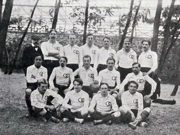 Le 1er janvier 1906, contre quelle équipe le XV de France a-t-il disputé son premier match officiel ?