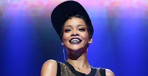 Qual a gravadora que patrocinou a Rihanna no início de sua carreira?