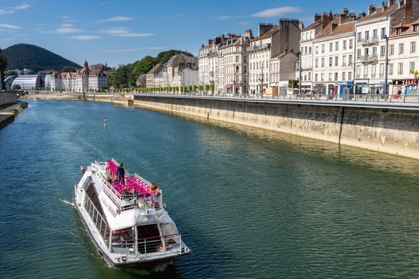 Quelle est la capitale historique de la Franche-Comté ?