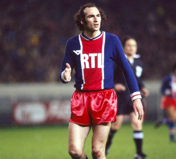Il a inscrit 71 buts pour le PSG. Carlos Bianchi était un international...