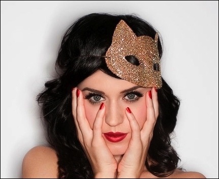Comment se faisait-elle appeler en tant que chanteuse avant de se faire appeler Katy Perry ?