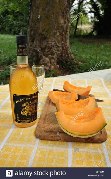 Quel alcool entre dans la composition du Pineau des Charentes ?