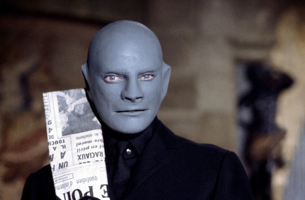 Quel acteur prête sa voix au célèbre personnage de Fantômas interprété par Jean Marais ?