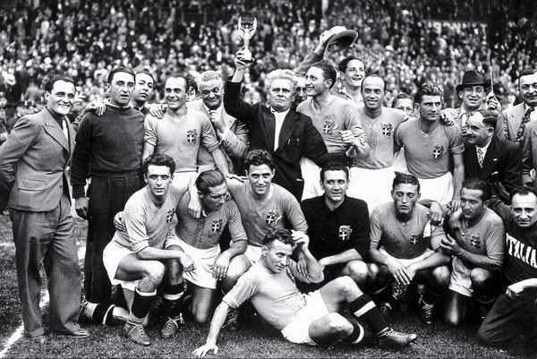 Qui était le capitaine lors du Mondial victorieux de 1934 ?