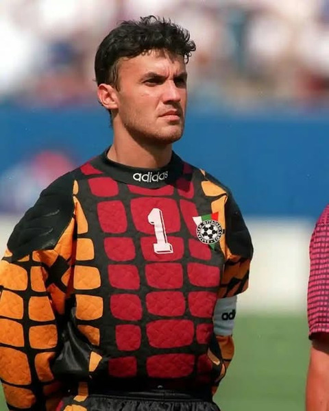 Capitaine et gardien bulgare lors de ce Mondial, dans quel club français de deuxième division, Borislav Mikhailov vient-il d'achever sa deuxième saison ?