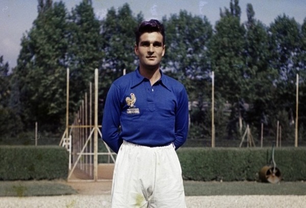 Grande vedette de l'équipe de France dans les années 50, il s'agit de ?