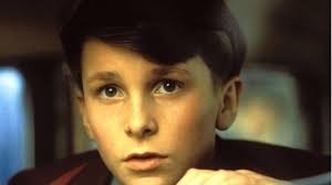 Qui n'a que 13 ans quand il joue le rôle principal dans "Empire du soleil" réalisé par Steven Spielberg en 1987 ?