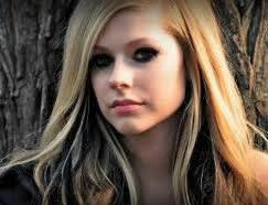 Avril Lavigne est....