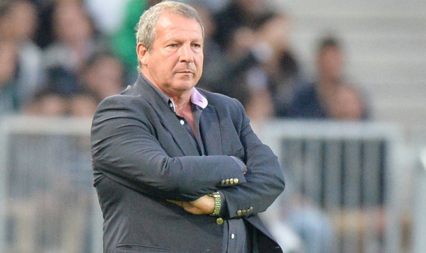 Quant à Rolland, de quel club deviendra-t-il l'entraîneur la saison suivante (2000/2001) ?