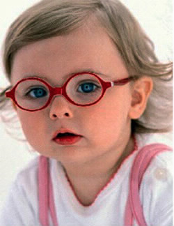 Quelle est la marque de lunettes optiques enfants commercialisée par Sicom ?