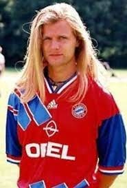 Milieu suisse, à la longue chevelure blonde, des années 90 ayant joué au Bayern ?