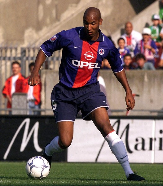 Le PSG est le premier club pro de la carrière de Nicolas Anelka.