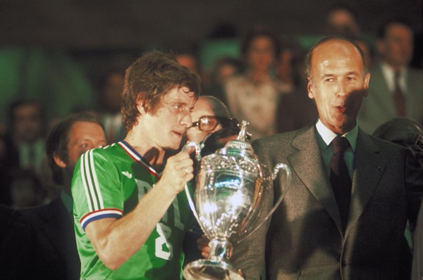 D'ailleurs, combien de Coupe de France Jean-Michel a-t-il remporté avec les Verts ?