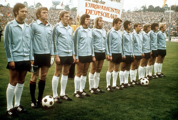 En 1972, les allemands sont en finale de l'Euro. Qui est son adversaire ?