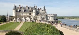 Le château d'Amboise se trouve dans le...
