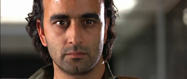 Acteur anglo-pakistanais connu pour ses rôles de méchant dans "La cité de la joie" et "True Lies" ?