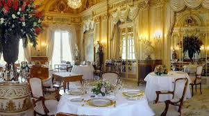 Quel grand chef a fait obtenir 3 étoiles Michelin au restaurant Louis XV à Monaco ?