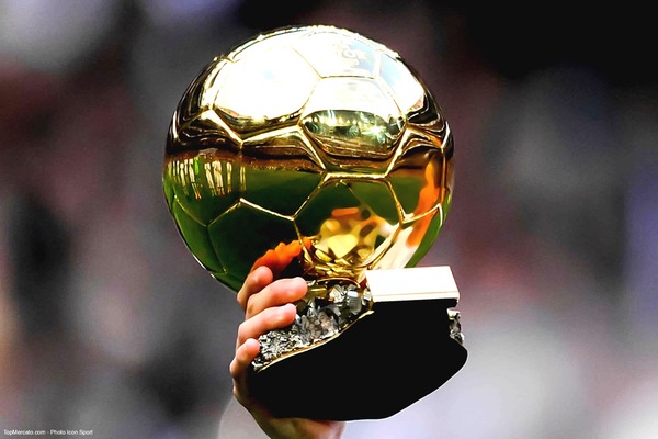 Qui a remporté le Ballon d'Or 2004 ?