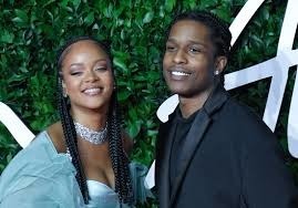 Comment s'appelle le mari de Rihanna ?