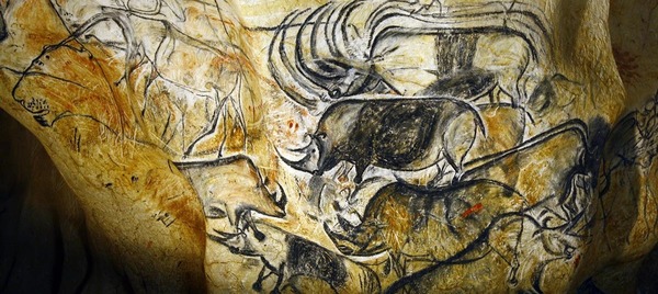 En quelle année les peintures et les gravures paléolithiques de la Grotte Chauvet ont-elles été découvertes  ?