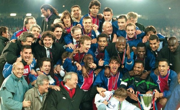 Il fait partie de l'effectif parisien qui remporte la Coupe des Coupes en 1996.