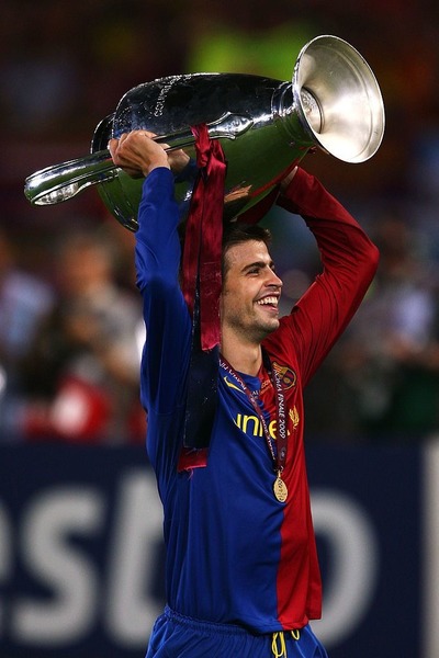 Contre quel club remporte-t-il la Ligue des Champions en 2009 ?