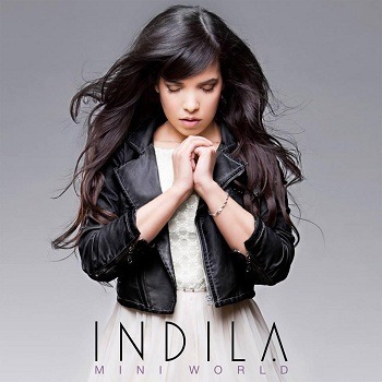 En quelle année Indila a-t-elle sortie son premier album ?