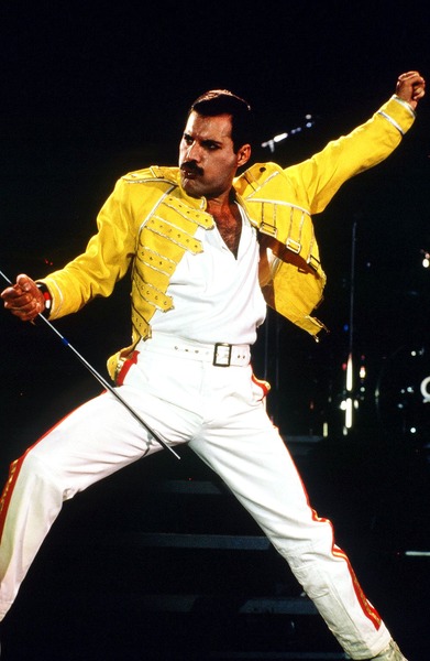 De quel groupe Freddie Mercury était-il le légendaire chanteur ?