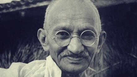 Quel taille faisait Mahatma Gandhi ?