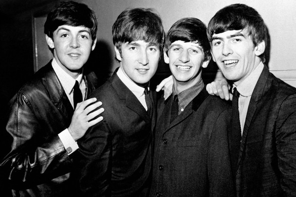 Quel membre des Beatles portait un pseudonyme ?