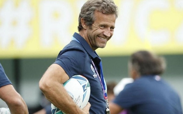 Comment s'appelle le sélectionneur de l'équipe de France de rugby ?