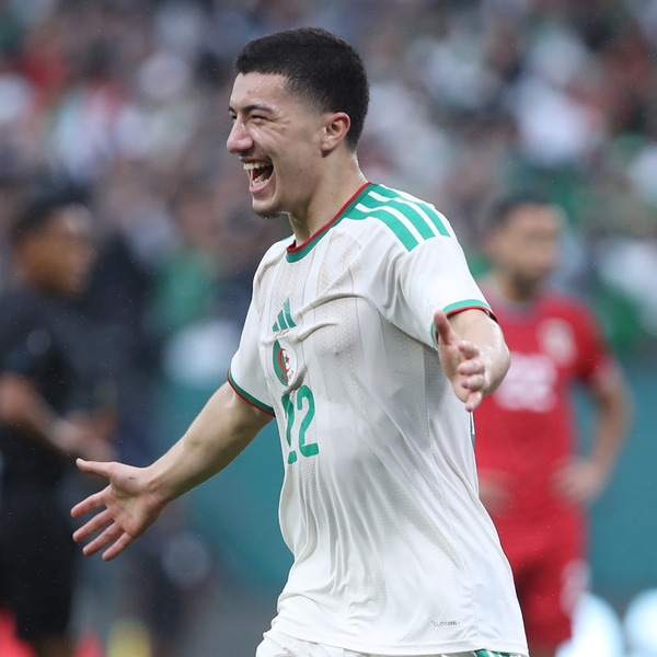 L'algérien de 20 ans Ibrahim Maza explose lors des matchs de poules du Groupe E. À quel club appartient-il ?