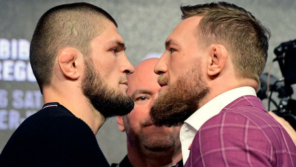 Qui est face à Conor McGregor sur cette image ?