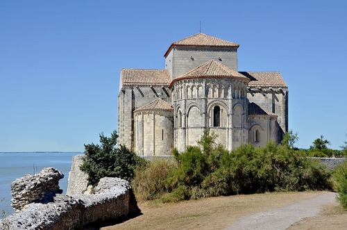L'église Sainte-Radegonde de Talmont-sur-Gironde...