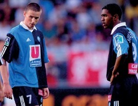 Au début des années 2000, pour quel club les futurs cracks Anthony Le Tallec et Florent Sinama-Pongolle quittent-ils Le Havre ?