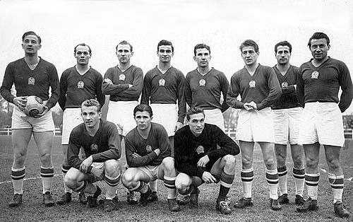 Dans les années 50, le football hongrois est à son apogée. Quel est le surnom de l'équipe nationale ?