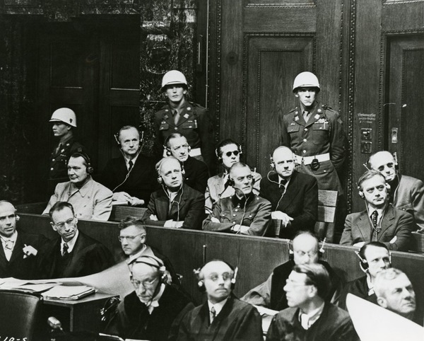 Quel procés succéda à la seconde guerre mondiale le 20 novembre 1945, contre 24 des principaux responsables du Troisième Reich ?