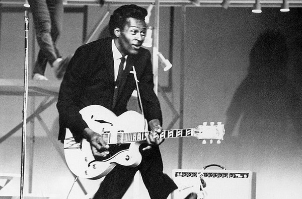 En 1956, Chuck Berry chantait "Roll Over ......."