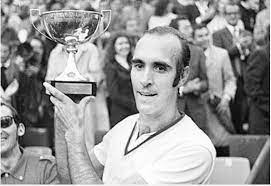 Tennisman espagnol vainqueur de Roland Garros en 1972 ?