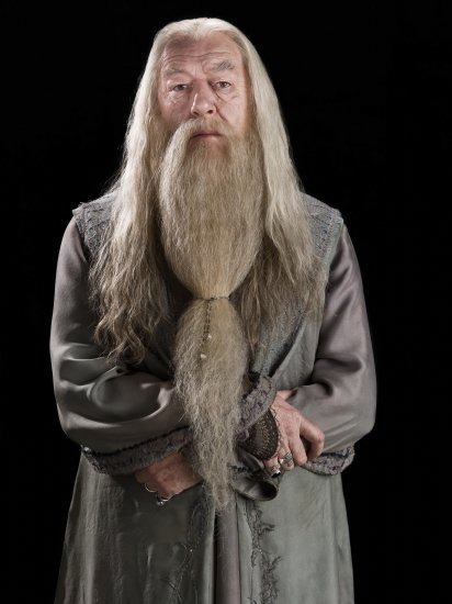 Qui interprète le rôle d'Albus Dumbledore ? (Il y a eu deux acteurs pour ce rôle, je vous demande celui sur l'image).