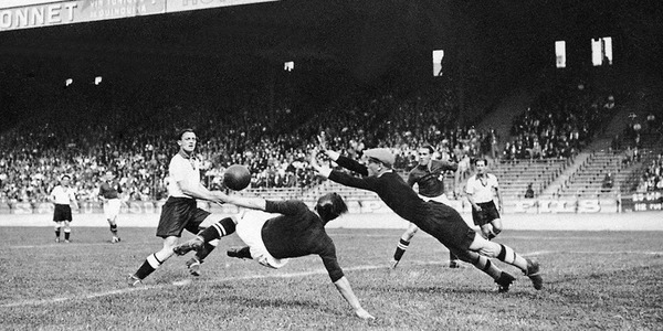 Quelle équipe élimine les allemands dès les 8e de finale du Mondial de 1938 ?
