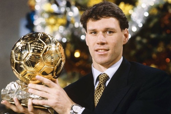 Combien de fois Marco Van Basten a-t-il remporté le Ballon d'Or ?