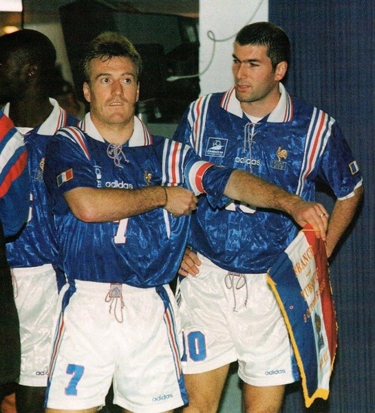 Capitaine de l'équipe de France lors de l' Euro 96, à quelle place les Bleus terminent-ils cette compétition ?