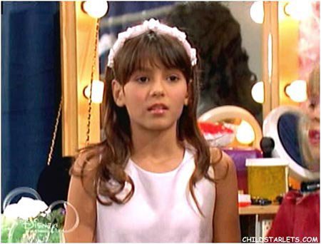 L'année suivante, elle a joué dans un épisode de la Disney Channel Original Series, La Vie de palace de Zack et Cody dans lequel elle jouait un rôle : quel était ce rôle ?
