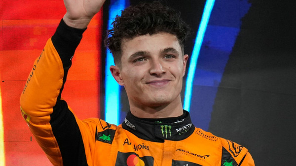 Au volant de sa McLaren/Mercedes, qui est ce britannique qui remporte son premier Championnat du Monde de Formule 1 ?