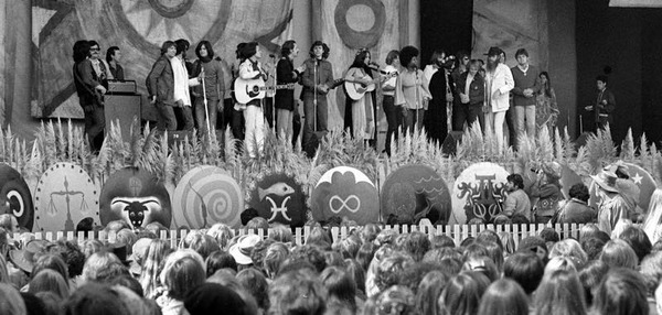 L'apogée de l'été 1967 fut un grand festival où se produisirent Jimi Hendrix, les Who ou Otis Redding :