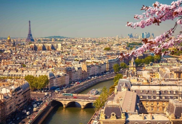 Combien y a-t-il de communes autour de Paris ?