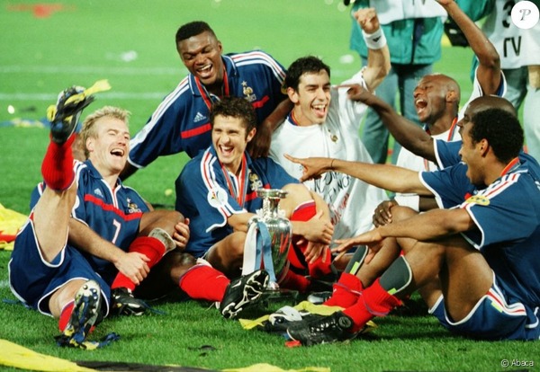 Vainqueur de l'Euro 2000 avec les bleus, il a également participé à tous les matchs de la compétition.